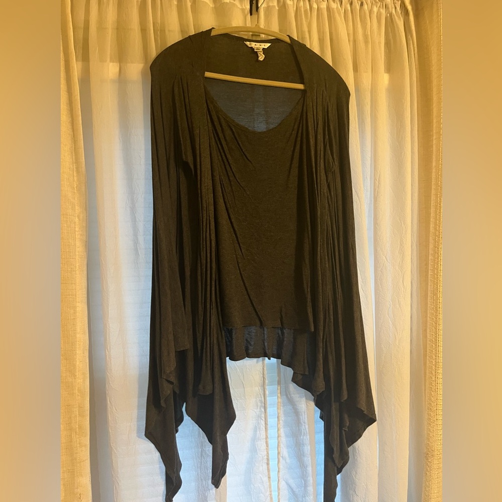 CAbi light weight sweater top